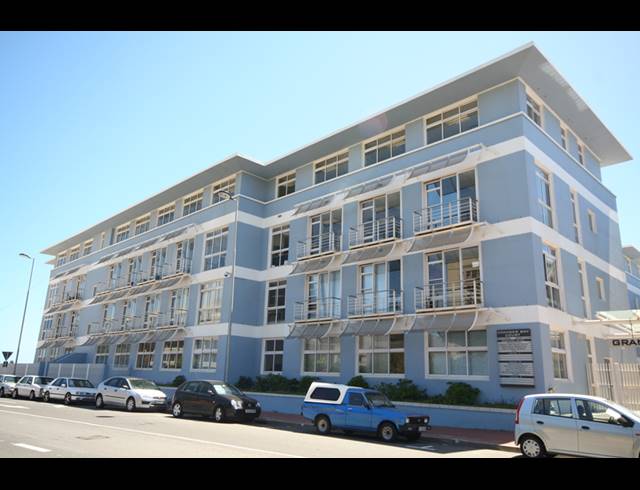 1,624M² OFFICE TO LET IN WATERFRONT